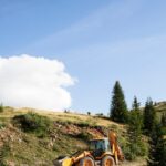 Terasamentele pentru drumuri forestiere: acces în zone greu accesibile