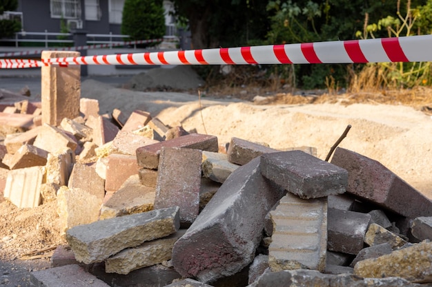 Demolarea și protecția solului: prevenirea contaminării cu substanțe periculoase
