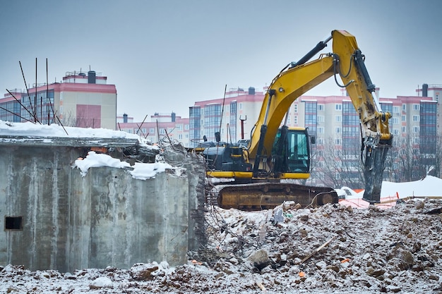 Demolarea în zone urbane: planificare și execuție sigură