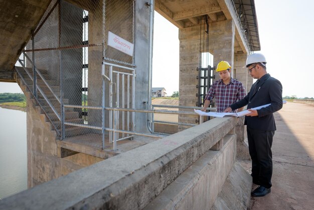 Săpăturile pentru fundații de mașini industriale: stabilitate și rezistență