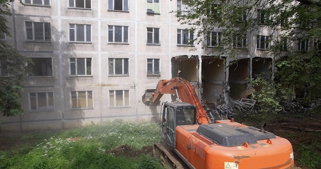 Demolarea și curățarea siturilor: servicii integrate de finalizare