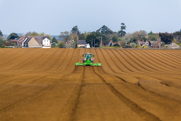 Terasamentele pentru construcții agricole: suport pentru sectorul agricol
