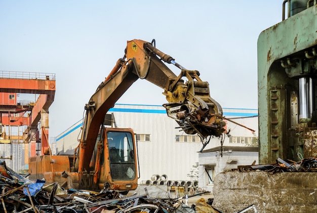 Demolarea spitalului vechi: provocări și soluții inovatoare
