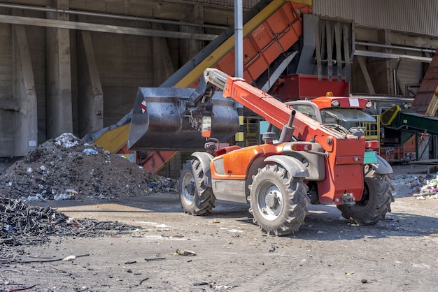 Demolarea fabricilor din România: studii de caz și experiență